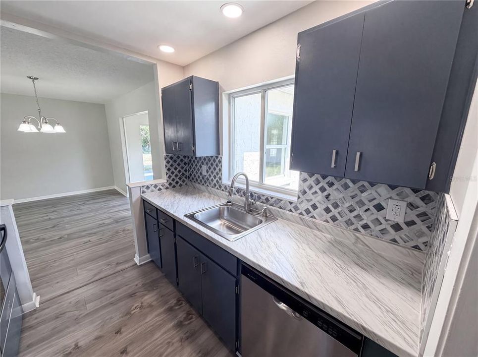 For Sale: $230,000 (2 beds, 2 baths, 1170 Square Feet)