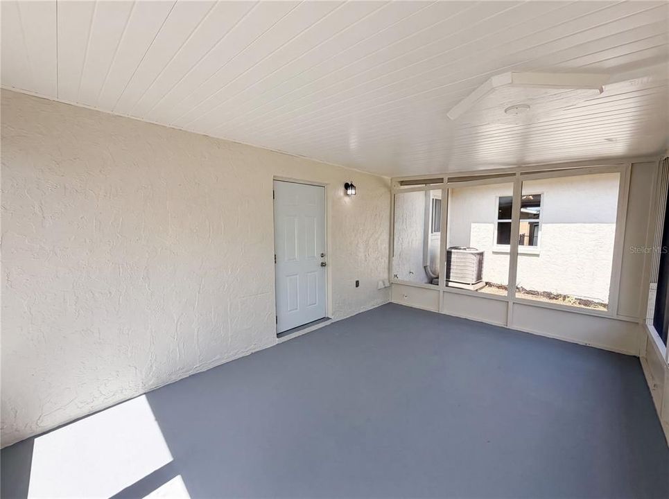 For Sale: $230,000 (2 beds, 2 baths, 1170 Square Feet)