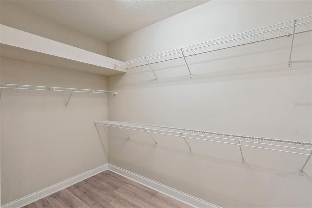 En Venta: $559,000 (4 camas, 3 baños, 2960 Pies cuadrados)