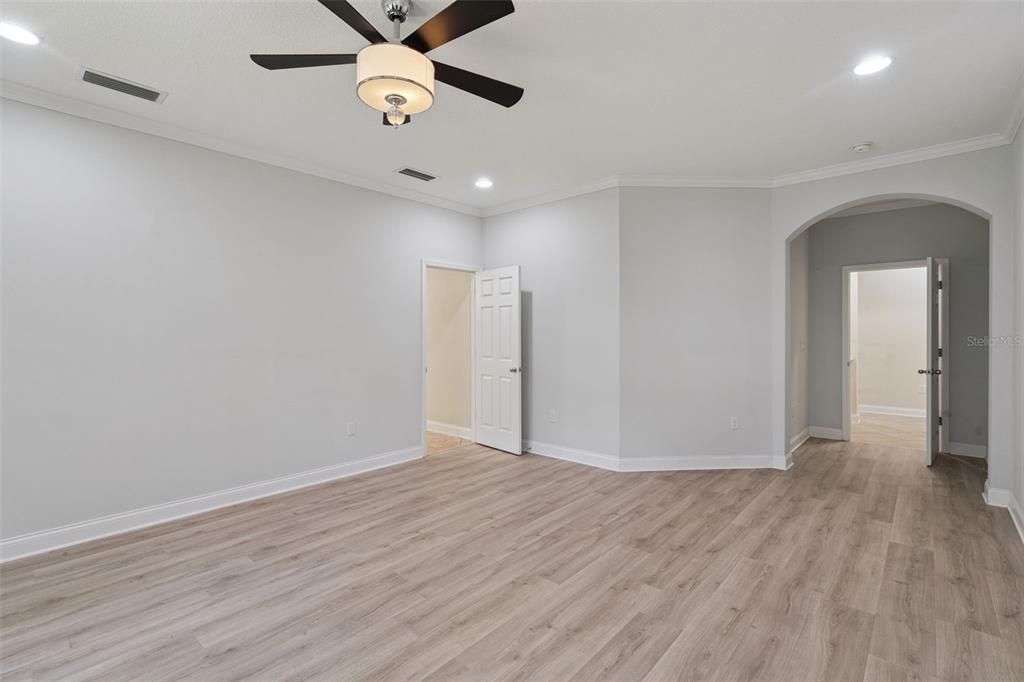 En Venta: $559,000 (4 camas, 3 baños, 2960 Pies cuadrados)