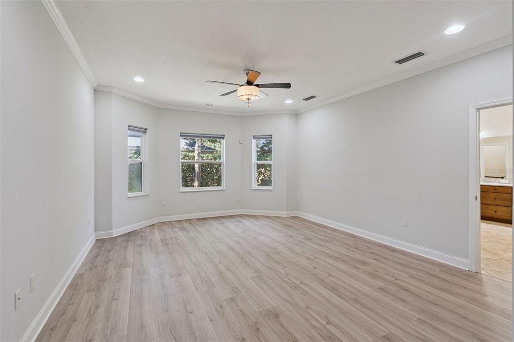 En Venta: $559,000 (4 camas, 3 baños, 2960 Pies cuadrados)