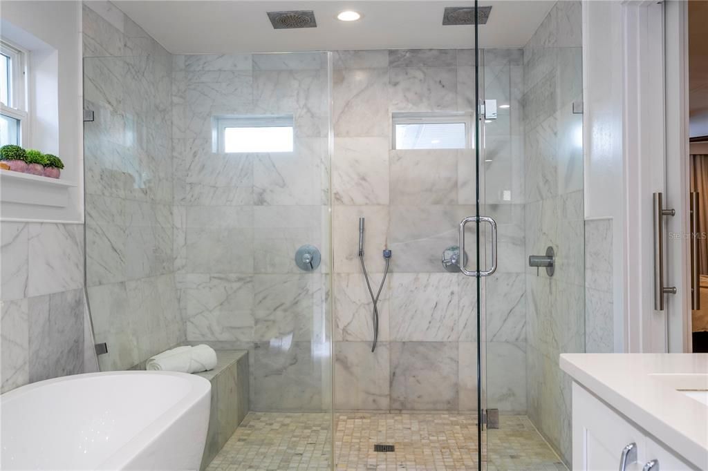 En Venta: $2,500,000 (3 camas, 2 baños, 2602 Pies cuadrados)