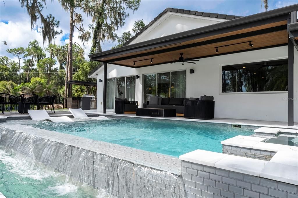 En Venta: $2,500,000 (3 camas, 2 baños, 2602 Pies cuadrados)