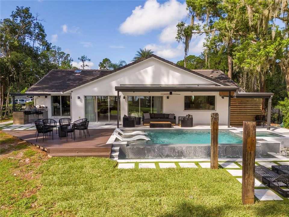 En Venta: $2,500,000 (3 camas, 2 baños, 2602 Pies cuadrados)