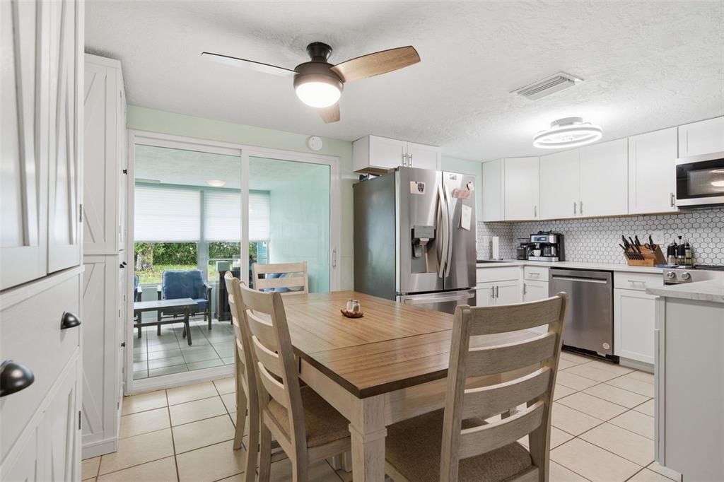 For Sale: $165,000 (3 beds, 1 baths, 1152 Square Feet)
