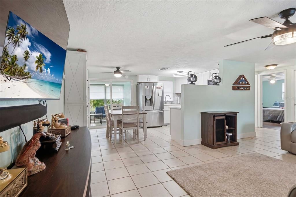 For Sale: $165,000 (3 beds, 1 baths, 1152 Square Feet)