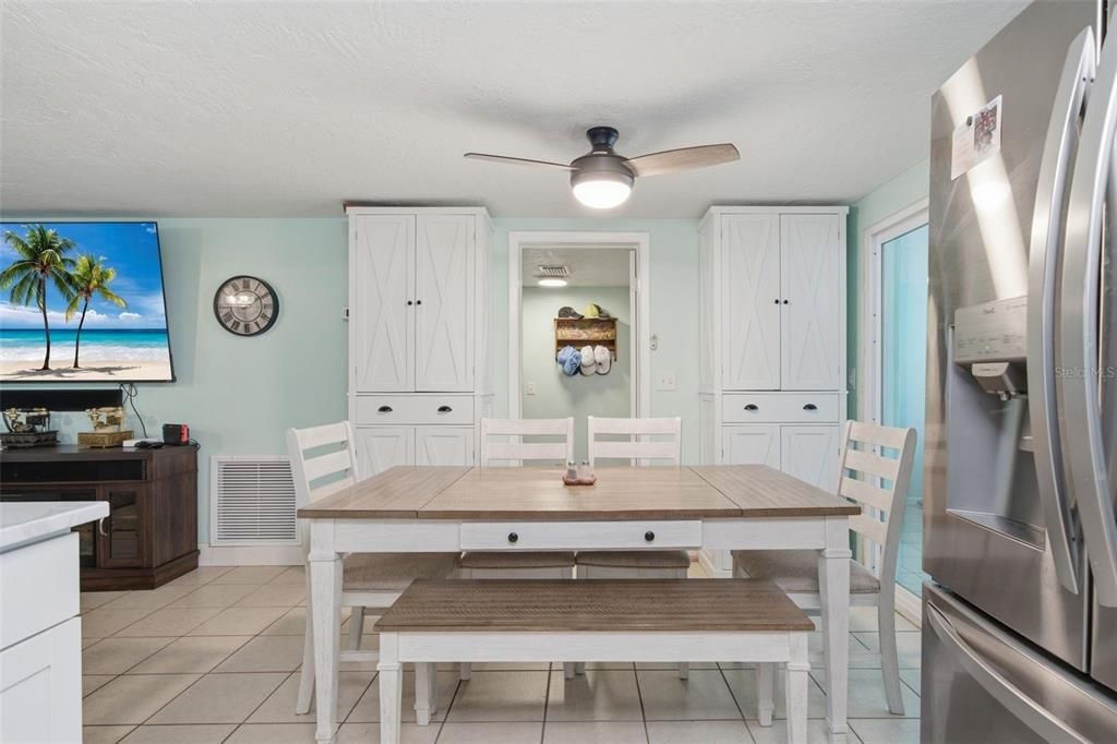 For Sale: $165,000 (3 beds, 1 baths, 1152 Square Feet)
