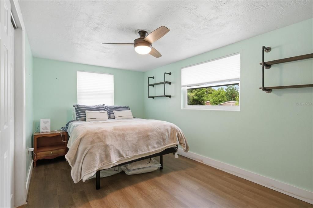 For Sale: $165,000 (3 beds, 1 baths, 1152 Square Feet)