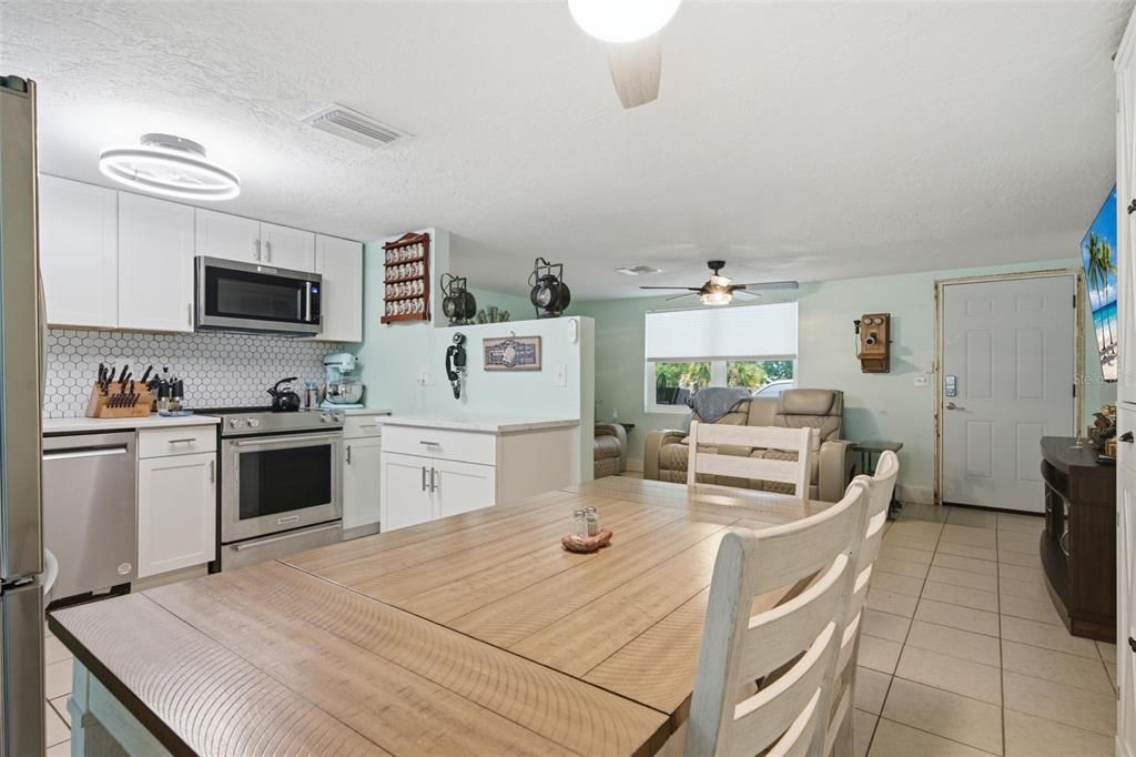 For Sale: $165,000 (3 beds, 1 baths, 1152 Square Feet)