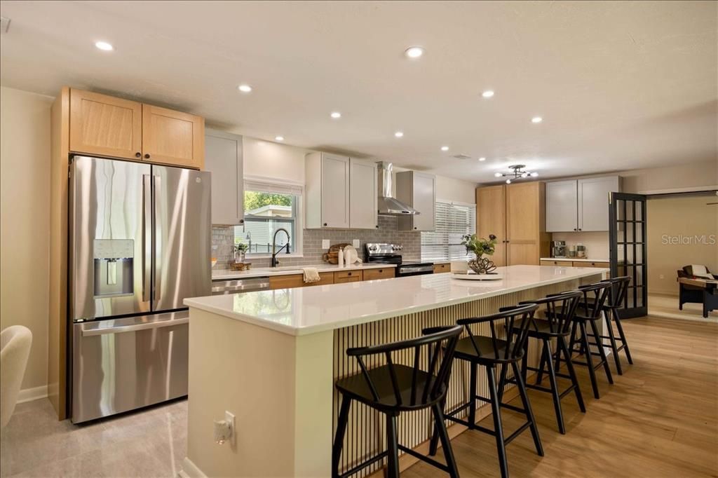 待售: $369,999 (4 贝兹, 2 浴室, 2104 平方英尺)