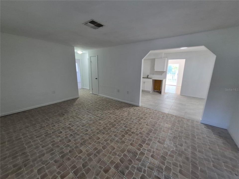 В аренду: $1,450 (3 спален, 2 ванн, 1294 Квадратных фут)