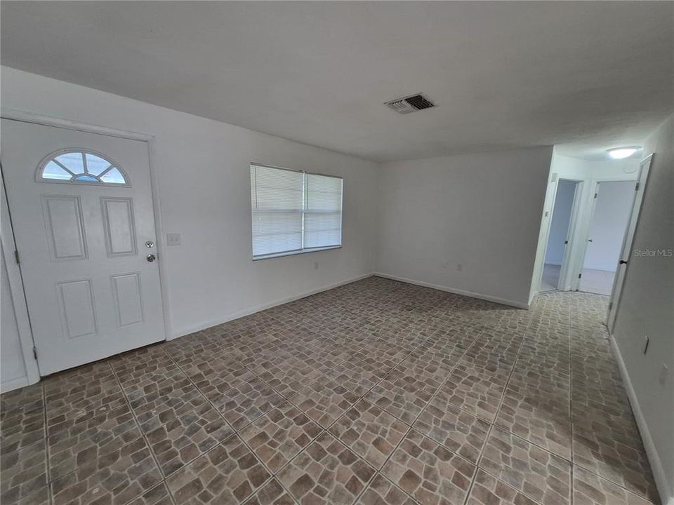 В аренду: $1,450 (3 спален, 2 ванн, 1294 Квадратных фут)