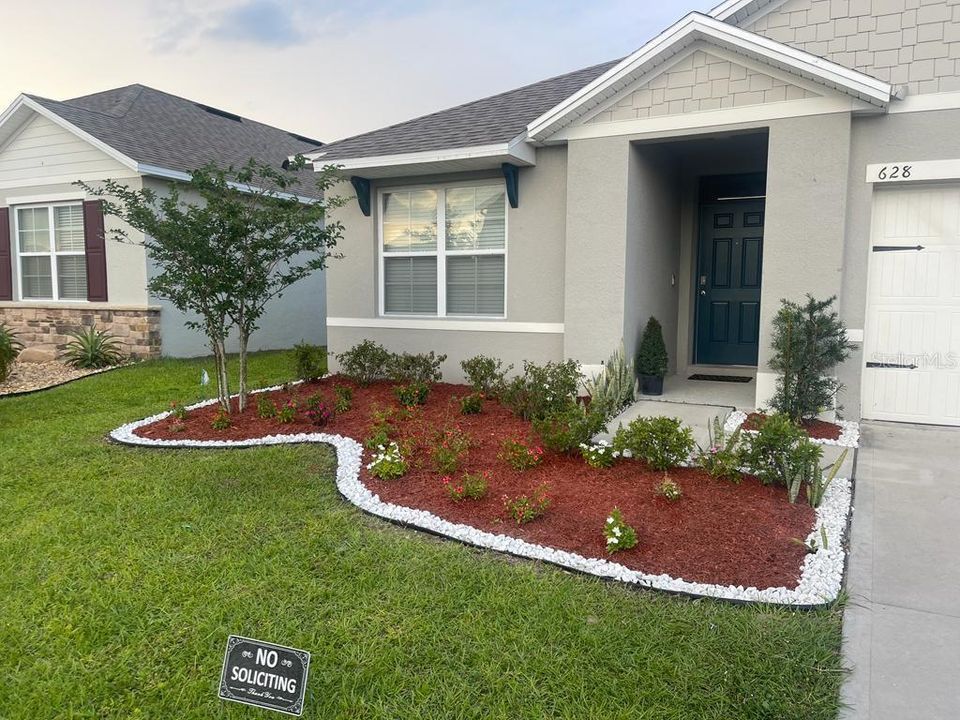 For Rent: $2,200 (3 beds, 2 baths, 1725 Square Feet)