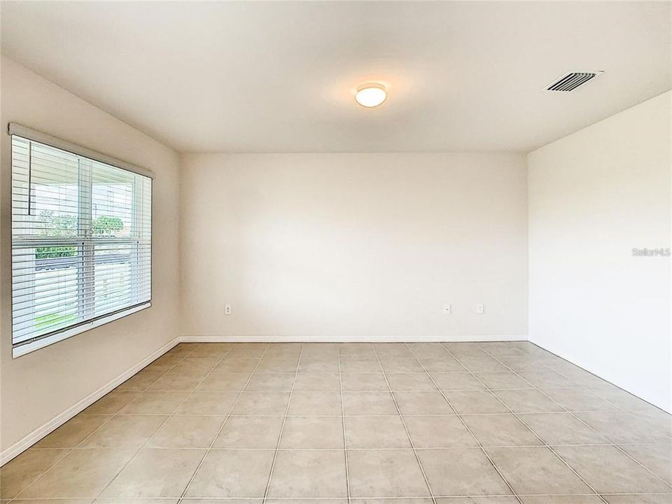 For Rent: $2,100 (3 beds, 2 baths, 1690 Square Feet)