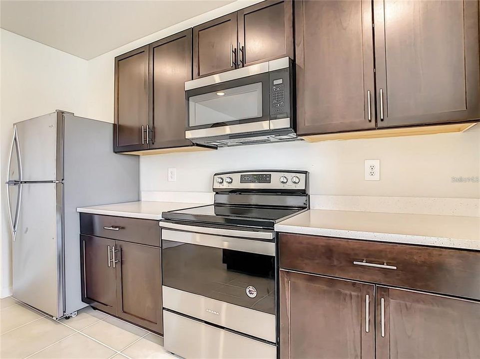 For Rent: $2,100 (3 beds, 2 baths, 1690 Square Feet)