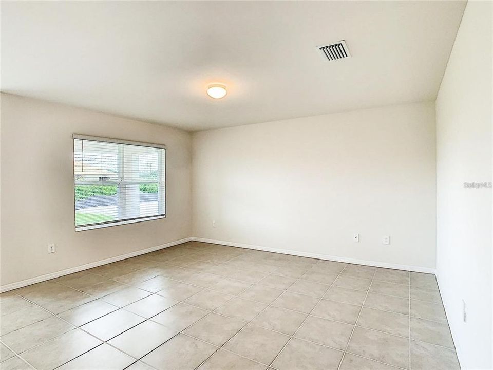 For Rent: $2,100 (3 beds, 2 baths, 1690 Square Feet)