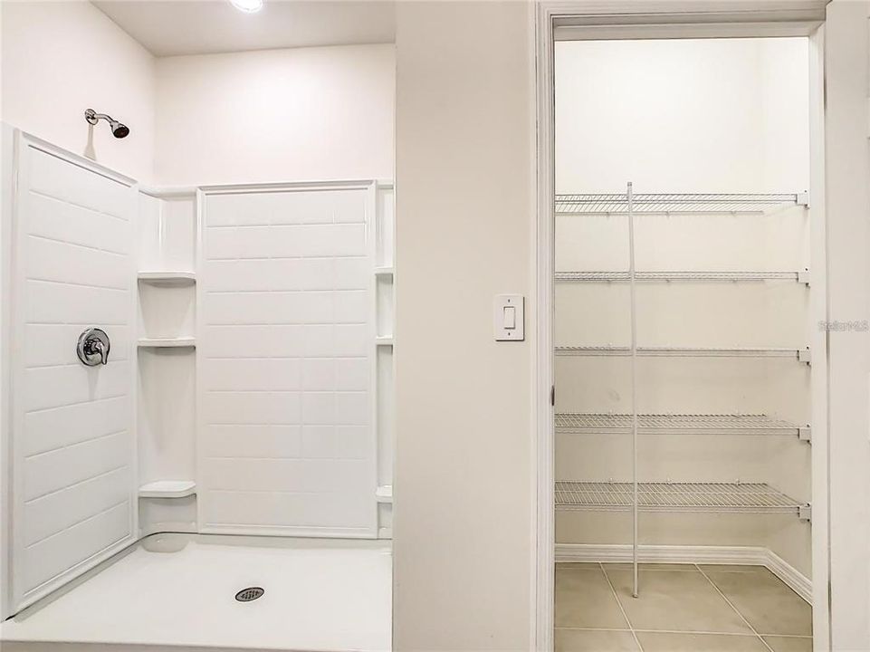 For Rent: $2,100 (3 beds, 2 baths, 1690 Square Feet)