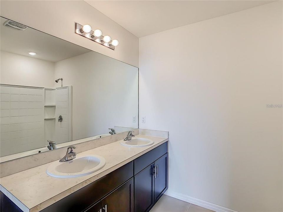 For Rent: $2,100 (3 beds, 2 baths, 1690 Square Feet)