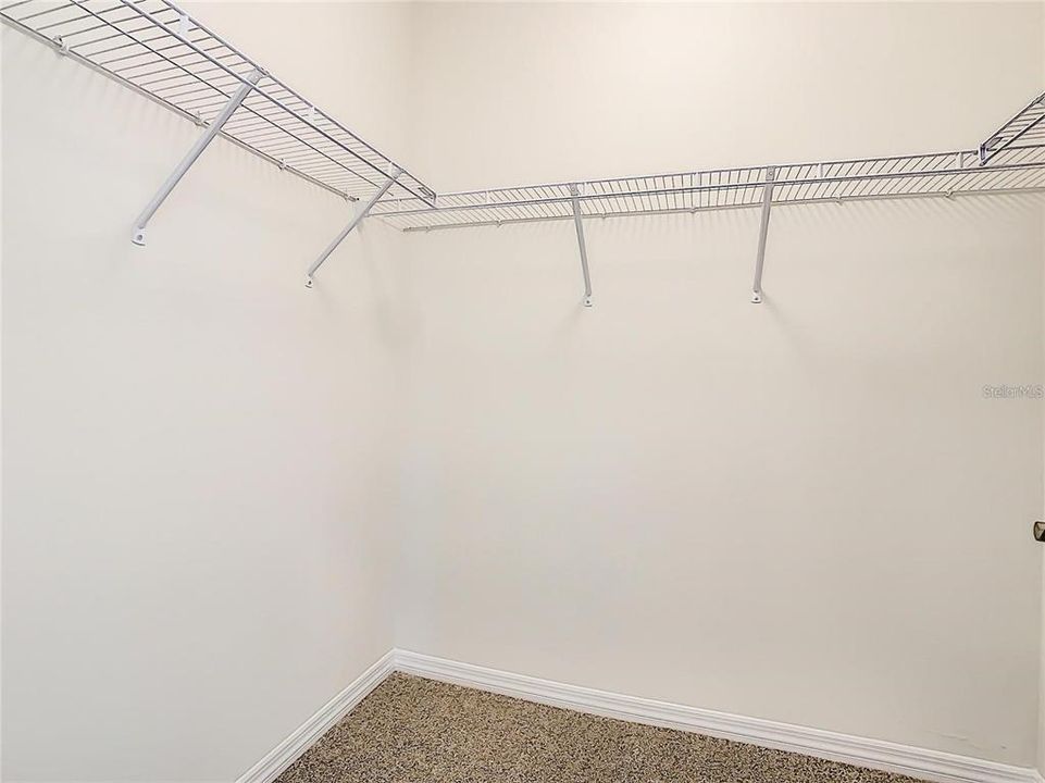 For Rent: $2,100 (3 beds, 2 baths, 1690 Square Feet)