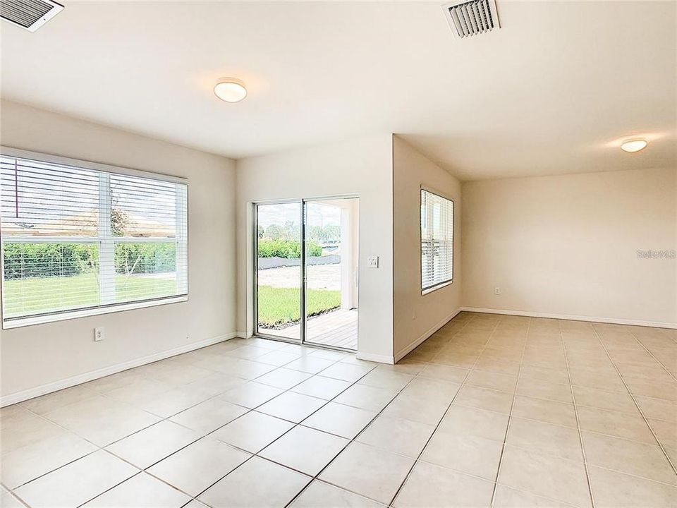 For Rent: $2,100 (3 beds, 2 baths, 1690 Square Feet)