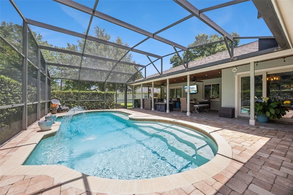 En Venta: $699,900 (4 camas, 2 baños, 2185 Pies cuadrados)