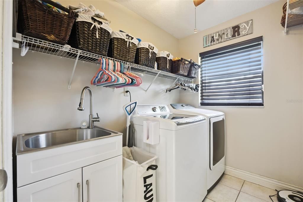 En Venta: $699,900 (4 camas, 2 baños, 2185 Pies cuadrados)