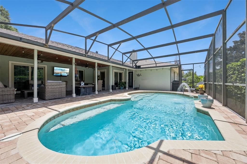 En Venta: $699,900 (4 camas, 2 baños, 2185 Pies cuadrados)
