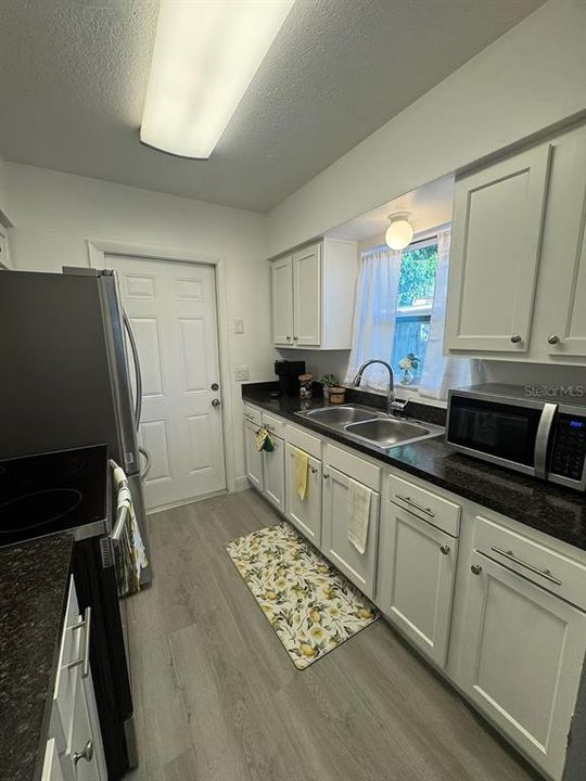В аренду: $2,650 (3 спален, 2 ванн, 1300 Квадратных фут)