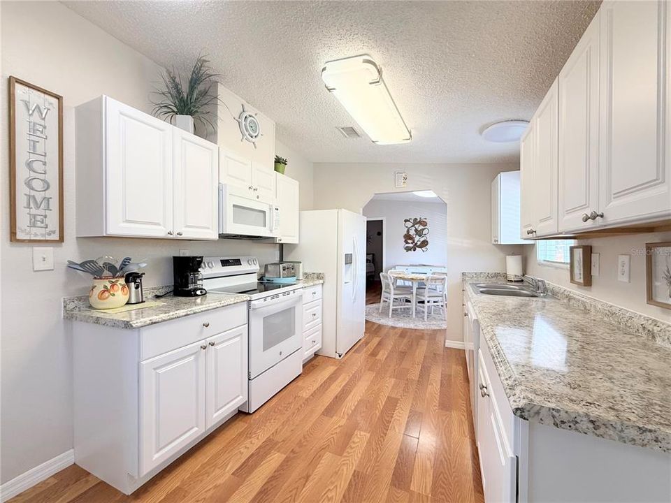 En Venta: $199,000 (4 camas, 2 baños, 1560 Pies cuadrados)