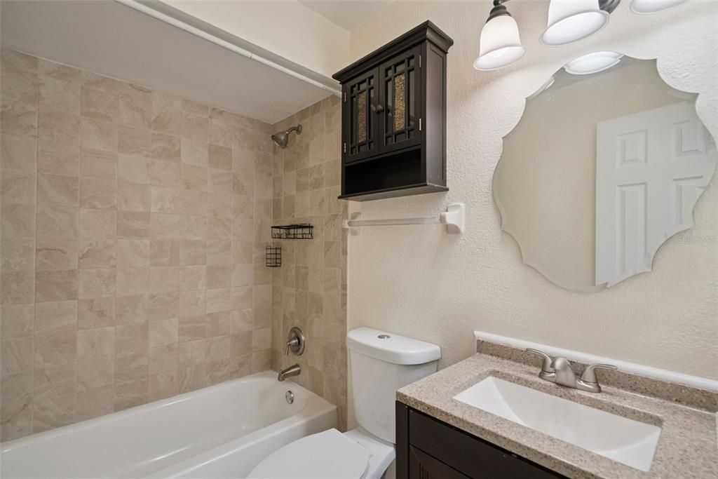 В аренду: $2,200 (2 спален, 2 ванн, 1030 Квадратных фут)