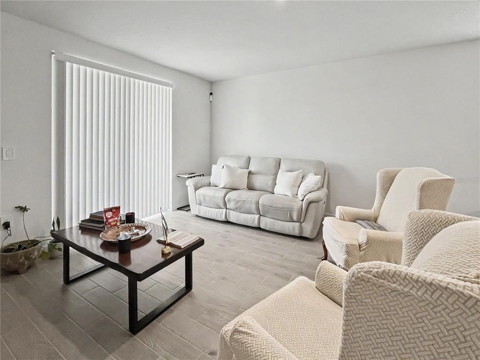 En Renta: $2,895 (4 camas, 2 baños, 1687 Pies cuadrados)