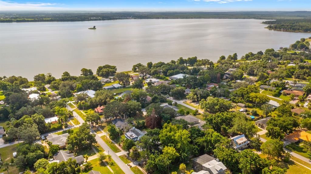 На продажу: $595,000 (4 спален, 2 ванн, 2360 Квадратных фут)