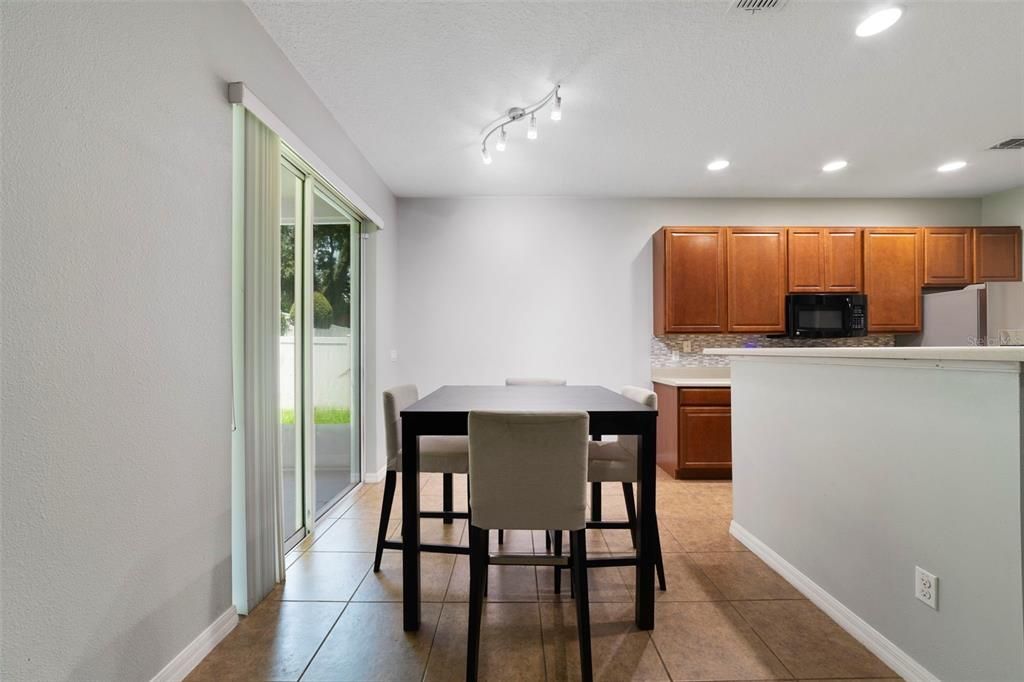 Active With Contract: $359,000 (3 beds, 2 baths, 1614 Square Feet)