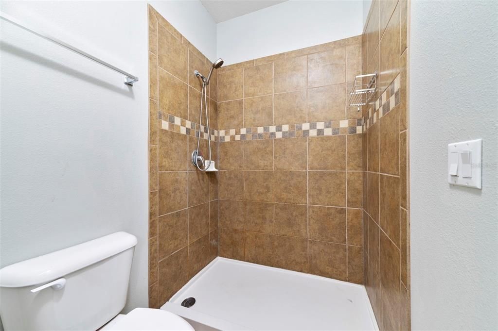 Active With Contract: $359,000 (3 beds, 2 baths, 1614 Square Feet)