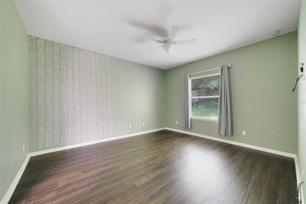 Active With Contract: $359,000 (3 beds, 2 baths, 1614 Square Feet)