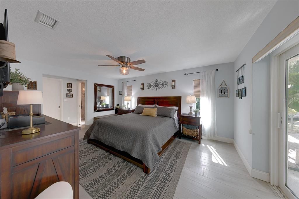 En Venta: $884,000 (3 camas, 2 baños, 2418 Pies cuadrados)