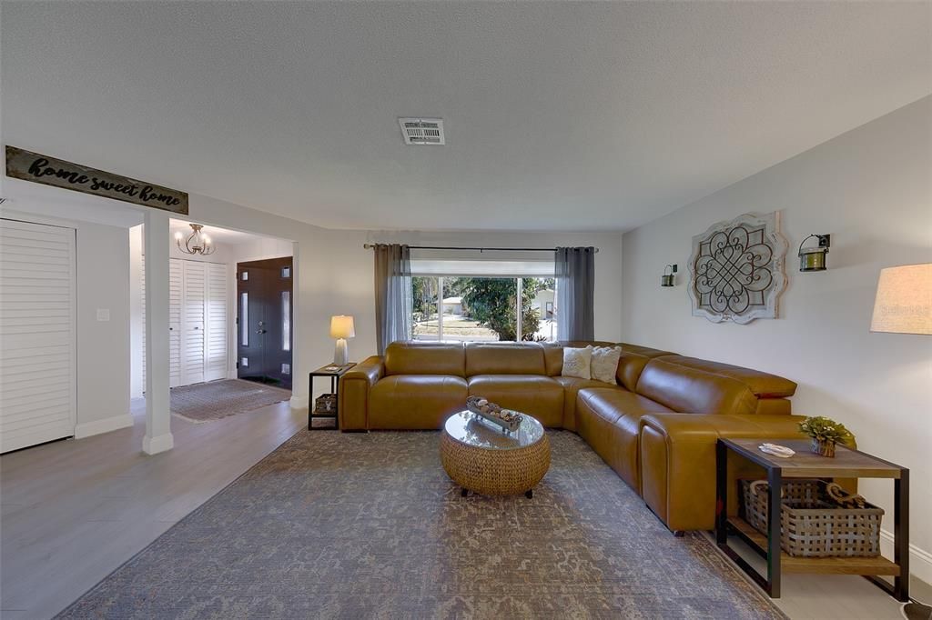 En Venta: $884,000 (3 camas, 2 baños, 2418 Pies cuadrados)