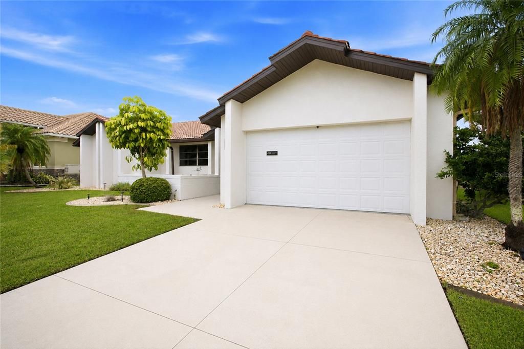 For Sale: $499,000 (3 beds, 2 baths, 2213 Square Feet)