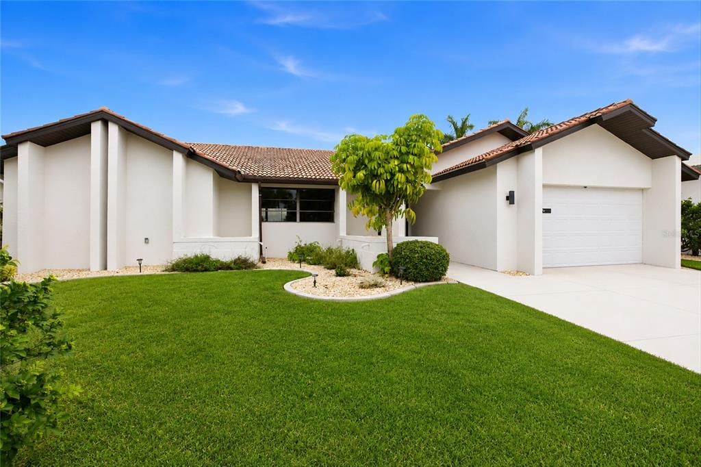 For Sale: $499,000 (3 beds, 2 baths, 2213 Square Feet)