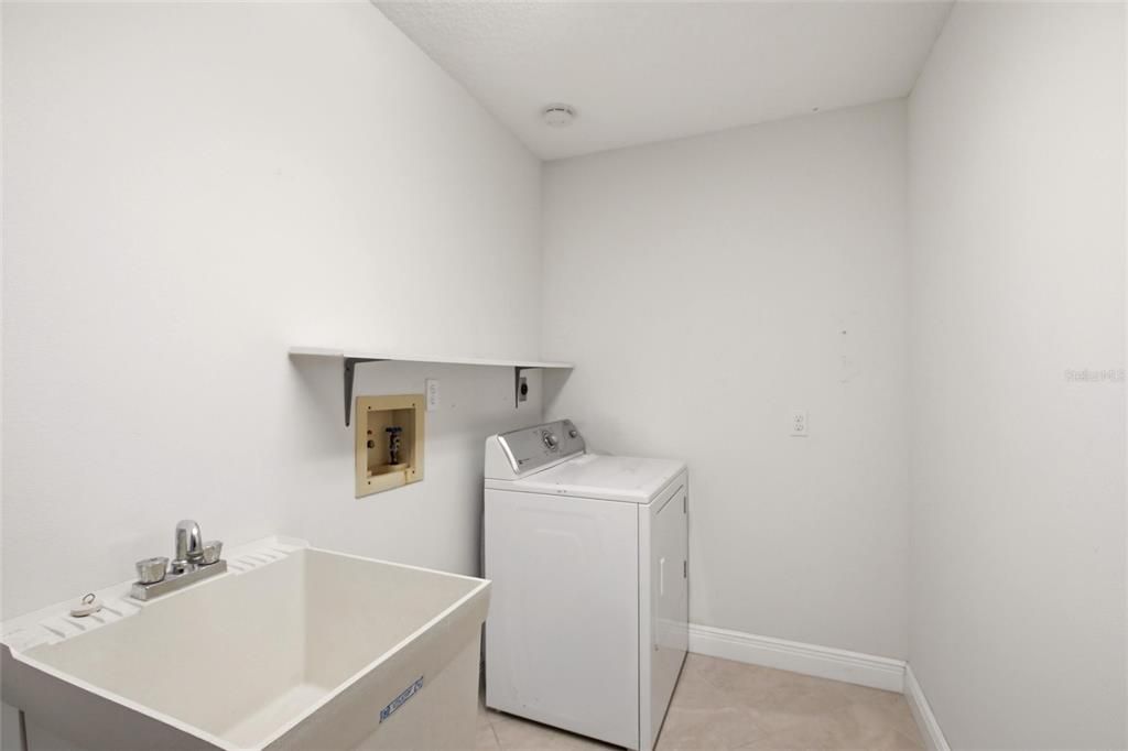 For Sale: $499,000 (3 beds, 2 baths, 2213 Square Feet)