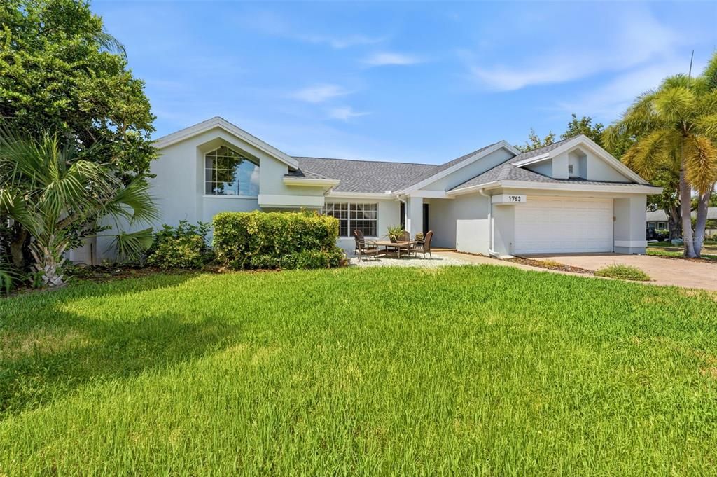 For Sale: $575,000 (3 beds, 3 baths, 2095 Square Feet)