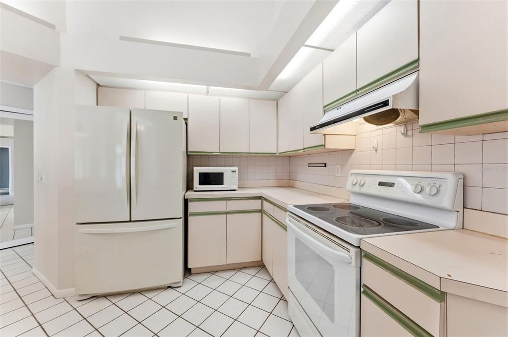 For Sale: $575,000 (3 beds, 3 baths, 2095 Square Feet)