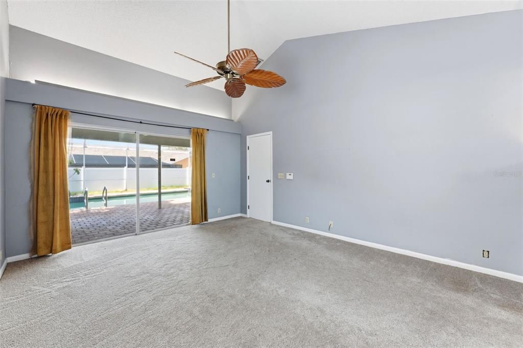 For Sale: $575,000 (3 beds, 3 baths, 2095 Square Feet)