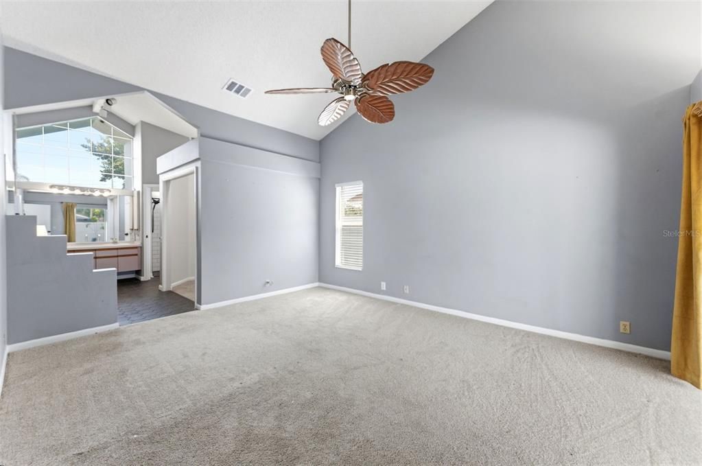 For Sale: $575,000 (3 beds, 3 baths, 2095 Square Feet)