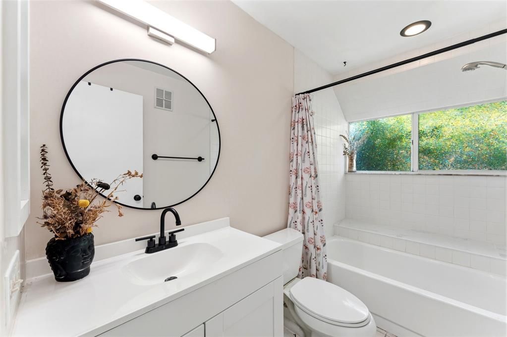 For Sale: $575,000 (3 beds, 3 baths, 2095 Square Feet)