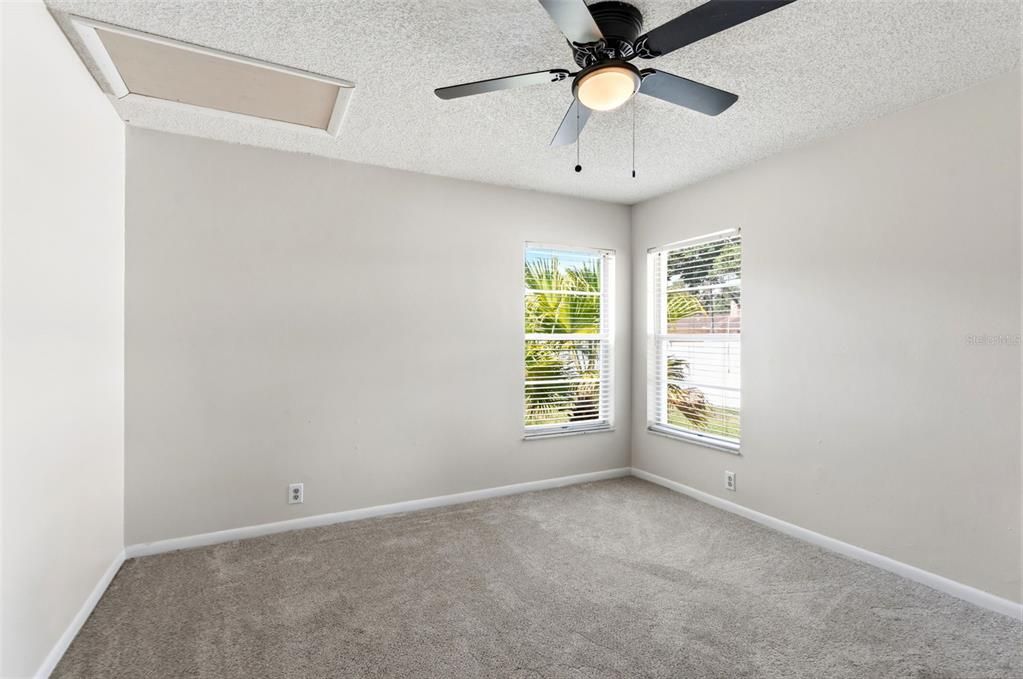 For Sale: $575,000 (3 beds, 3 baths, 2095 Square Feet)