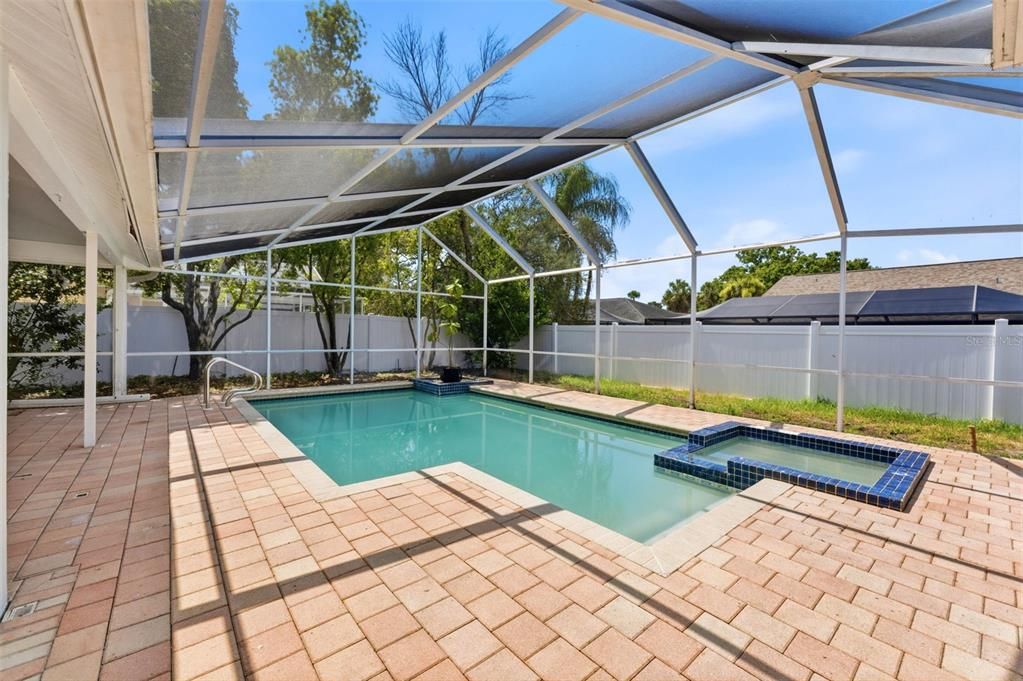 For Sale: $575,000 (3 beds, 3 baths, 2095 Square Feet)