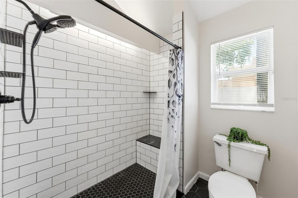 For Sale: $575,000 (3 beds, 3 baths, 2095 Square Feet)