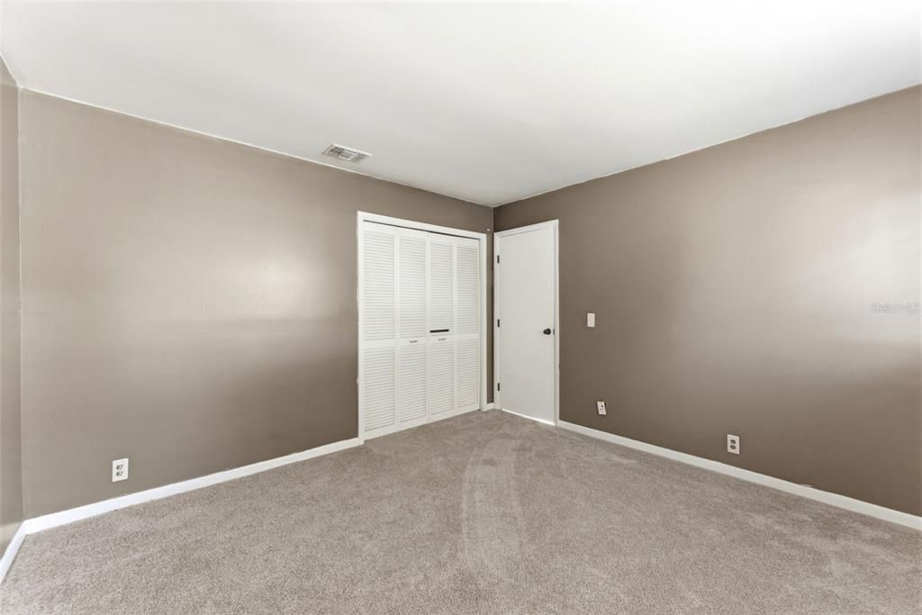 For Sale: $575,000 (3 beds, 3 baths, 2095 Square Feet)