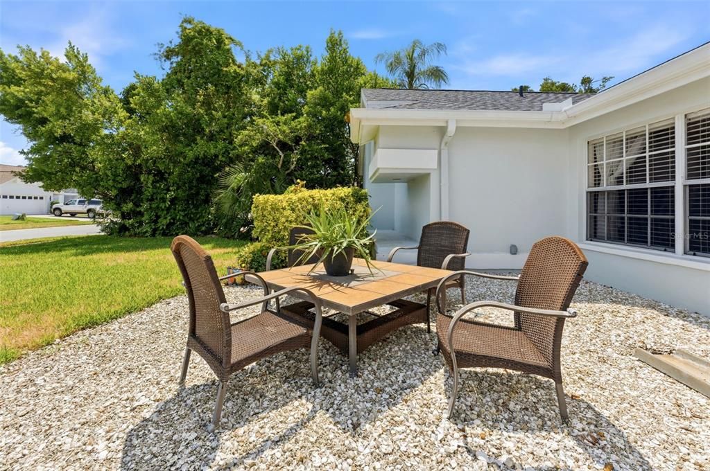 For Sale: $575,000 (3 beds, 3 baths, 2095 Square Feet)